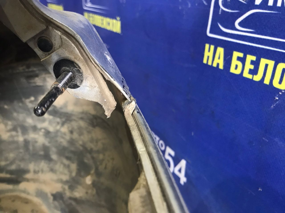 Бампер задний TOYOTA ARISTO 1997-2004