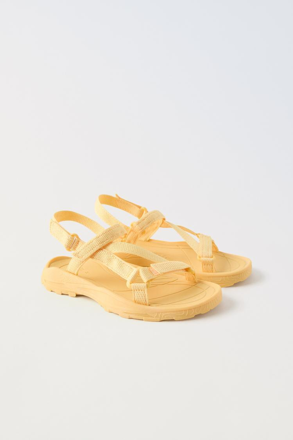 ZARA САНДАЛИИ ИЗ ВЫСОКОТЕХНОЛОГИЧНОЙ ТКАНИ НА ПЛАТФОРМЕ, ЖЕЛТЫЙ