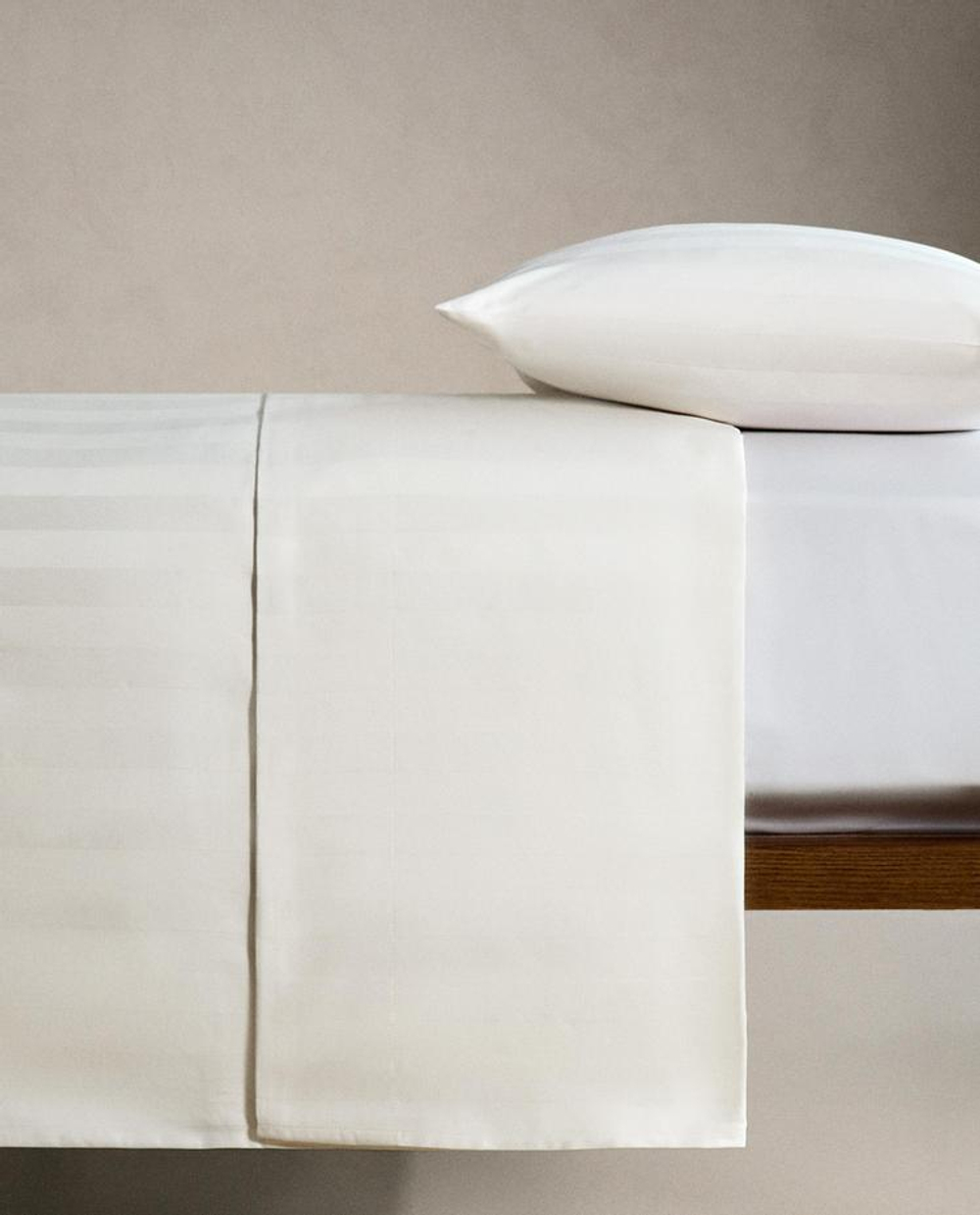 ZARA HOME САТИНОВЫЙ ПОДОДЕЯЛЬНИК В ПОЛОСКУ, БЕЖЕВЫЙ