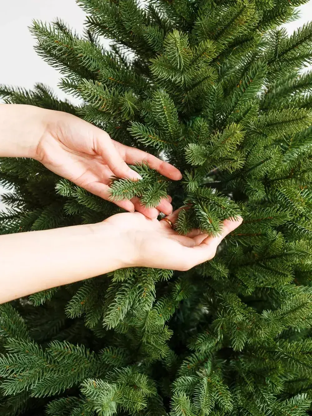 Ель искусственная «Берген» (Литая хвоя) от 1,5 м до 2.4 м