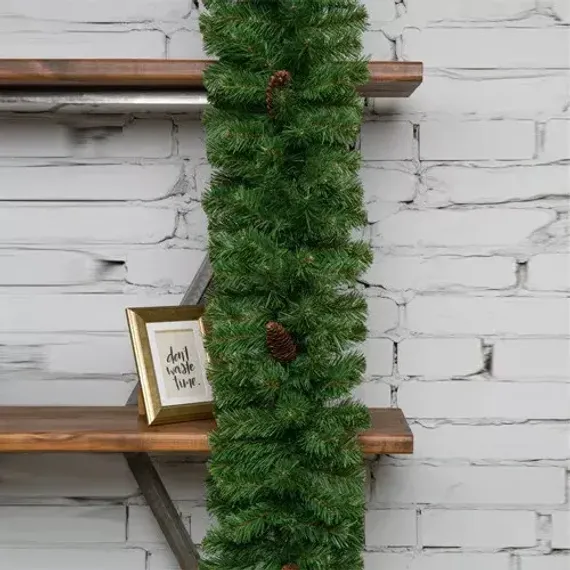 Хвойная гирлянда Снежная королева с шишками 270*30 см., ПВХ, ЕлкиТорг (23001)