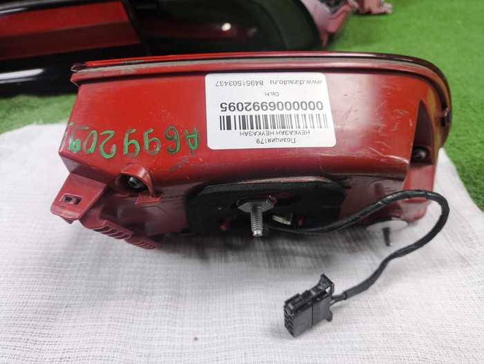 Фонарь правый внутренний Porsche Macan (2014-2018)