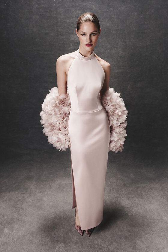 Платье макси из сатина с боковым разрезом