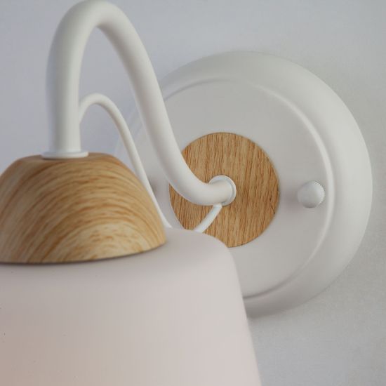 70062/1 / настенный светильник /   белый