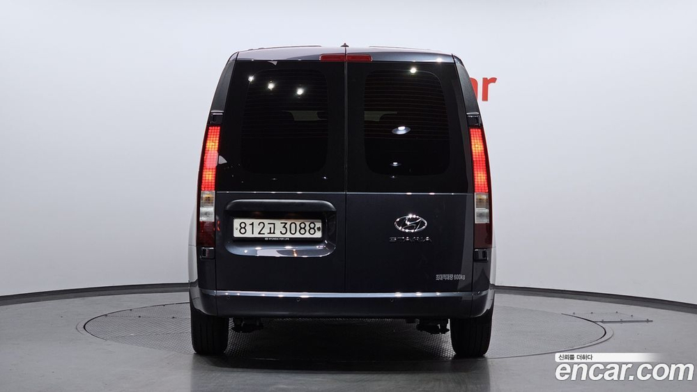 Hyundai Staria Cargo 5-и местный (01.2022)