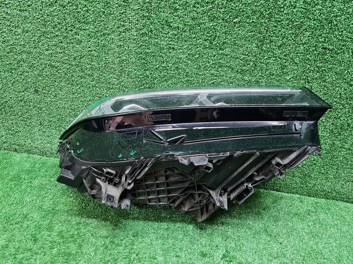 Фара правая BMW 7er G11 G12 (2019-2022) LED