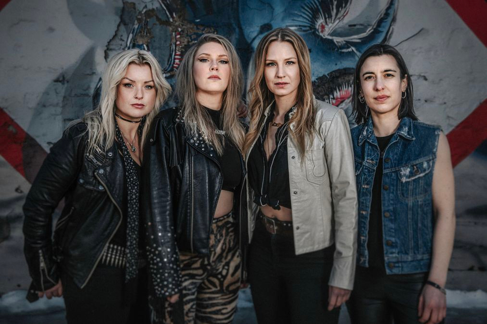 THUNDERMOTHER - Dirty & Divine 2025, музыкальный компакт диск