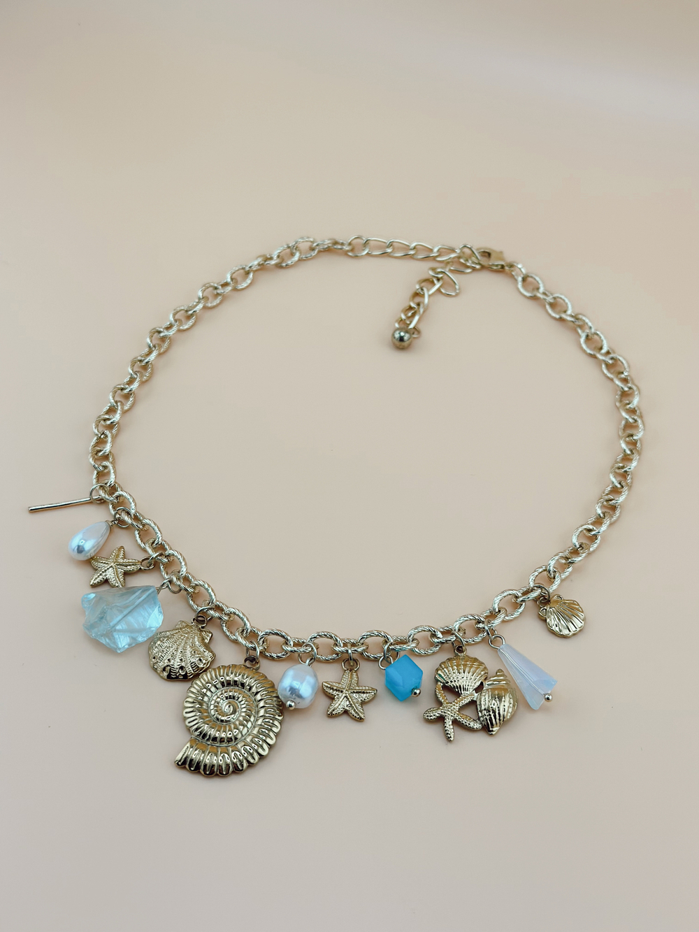 Колье с ракушками