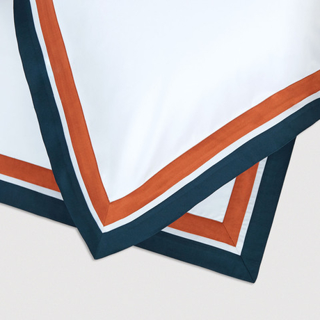 Постельное белье cемейное Сlaire&Caroll Jacqueline белое с темно-синим кантом