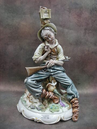 Статуэтка. Фарфор. Спящий охотник. Capodimonte. Италия