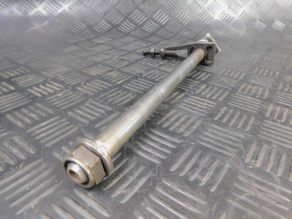 Ось заднего колеса Yamaha Road Star XV1600