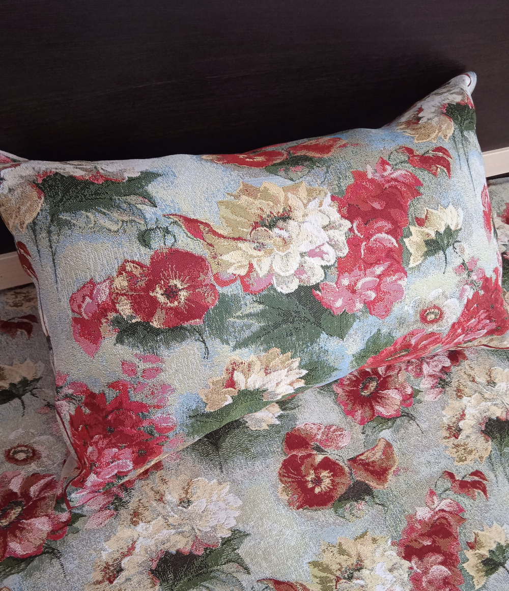 Декоративный гобеленовый чехол для интерьерной подушки Акварельные пионы 37*58