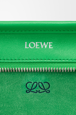 Loewe Маленькая сумка Amazona 180 из мягкой телячьей кожи, зеленый