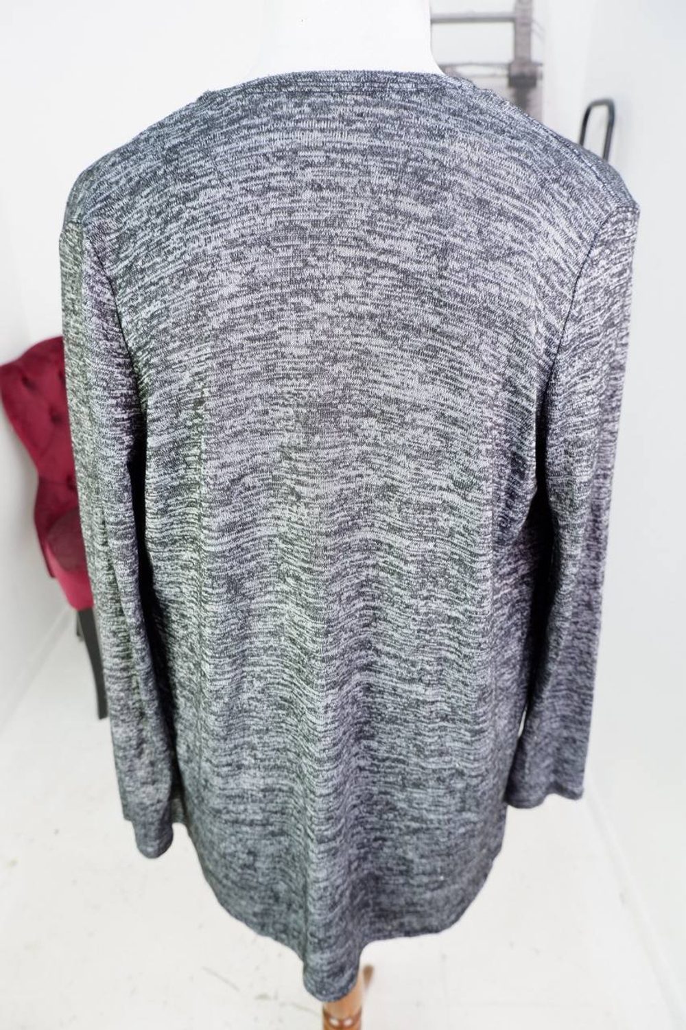 Кардиган для практичного образа, визуально на 48 размер