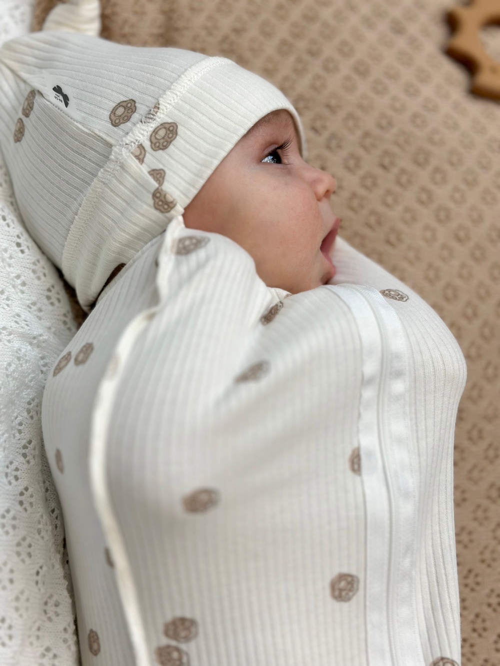 Шапочка Узелок Лапки Рубчик Экрю RinaAmari