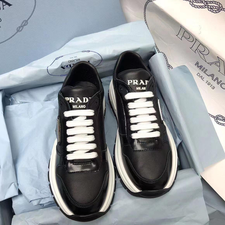 Кроссовки Prada
