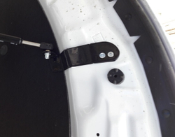 Амортизатор (упор) капота на Ford Explorer 03-07(с 2011 г.в.)Autoinnovation