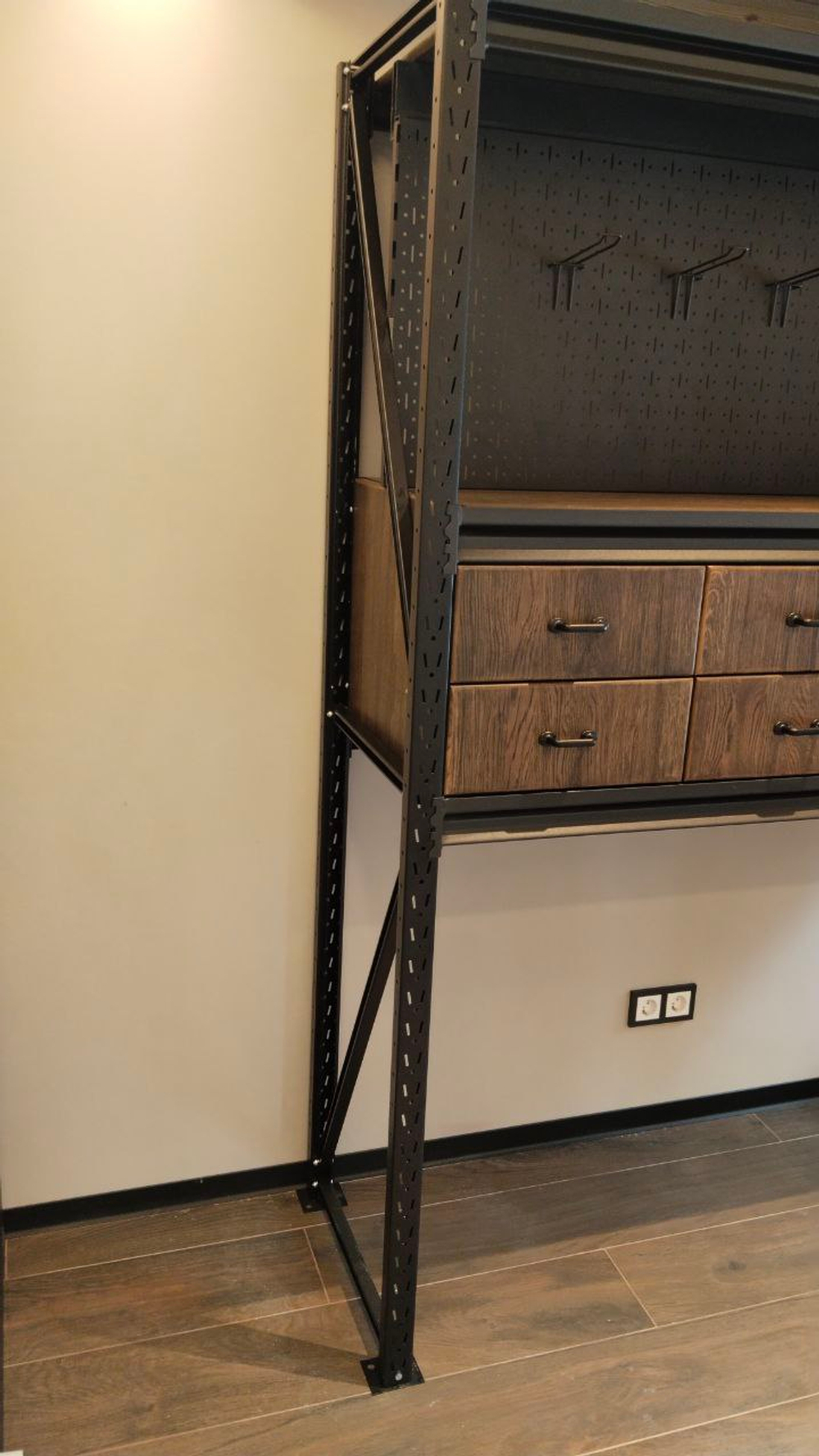 Модульный напольный стеллаж в стиле Лофт