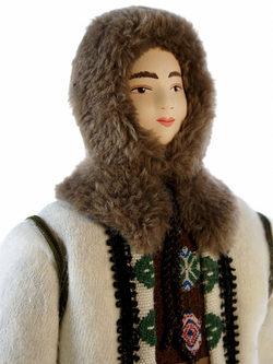 Кукла коллекционная фарфоровая Эвенк