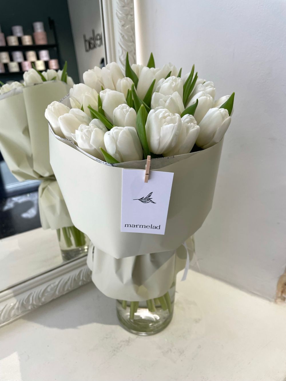 Букет из 15 классических тюльпанов белого цвета доступен к заказу с 3.03.2026