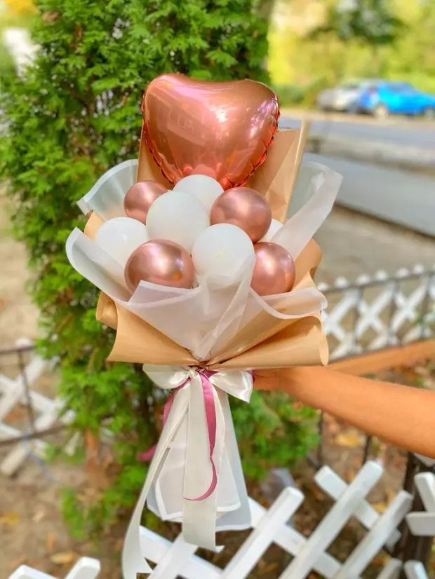 Букет из фольгированных шаров №15