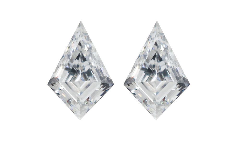 Лабораторно-выращенный бриллиант змей (пара) 1.024 ct