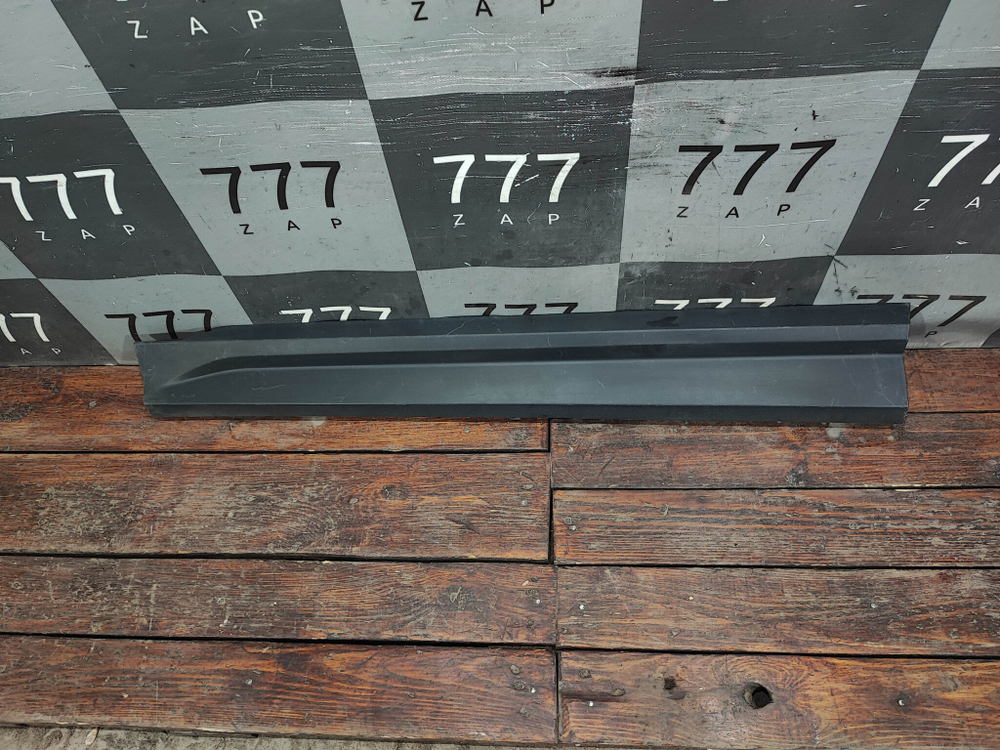 Накладка двери передней левой Geely Coolray 19-нв Б/У Оригинал 5075035900