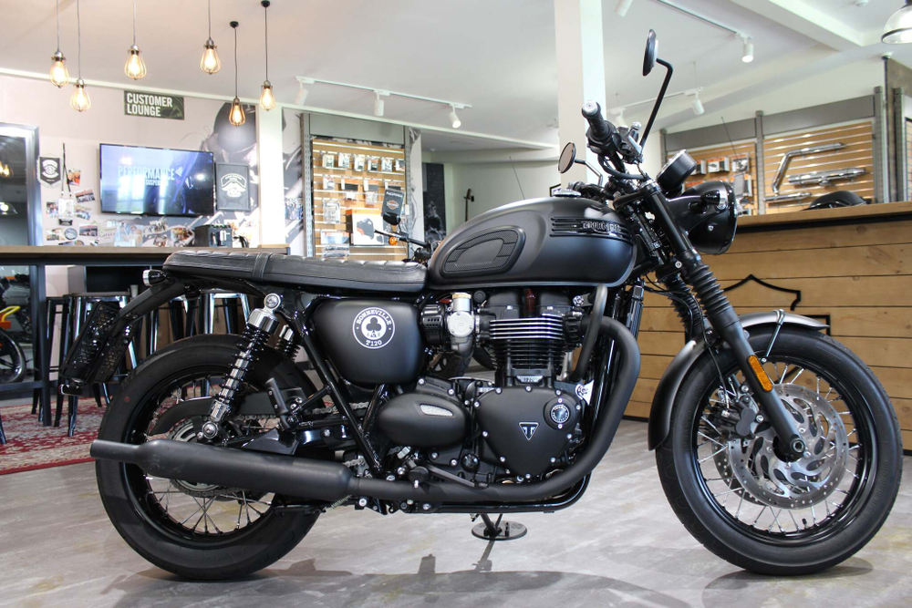 Triumph Bonneville T120 Black