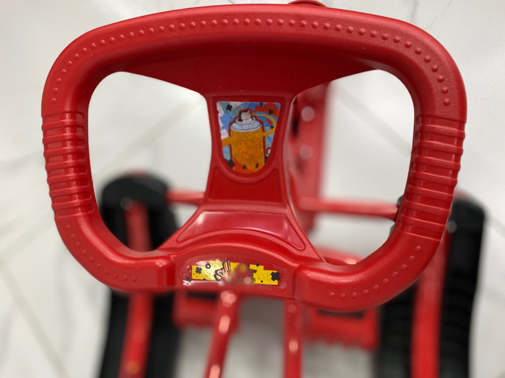 Снегокат «Тимка спорт 4-1» со спинкой с граффити на красном (арт. ТС4-1/GR)