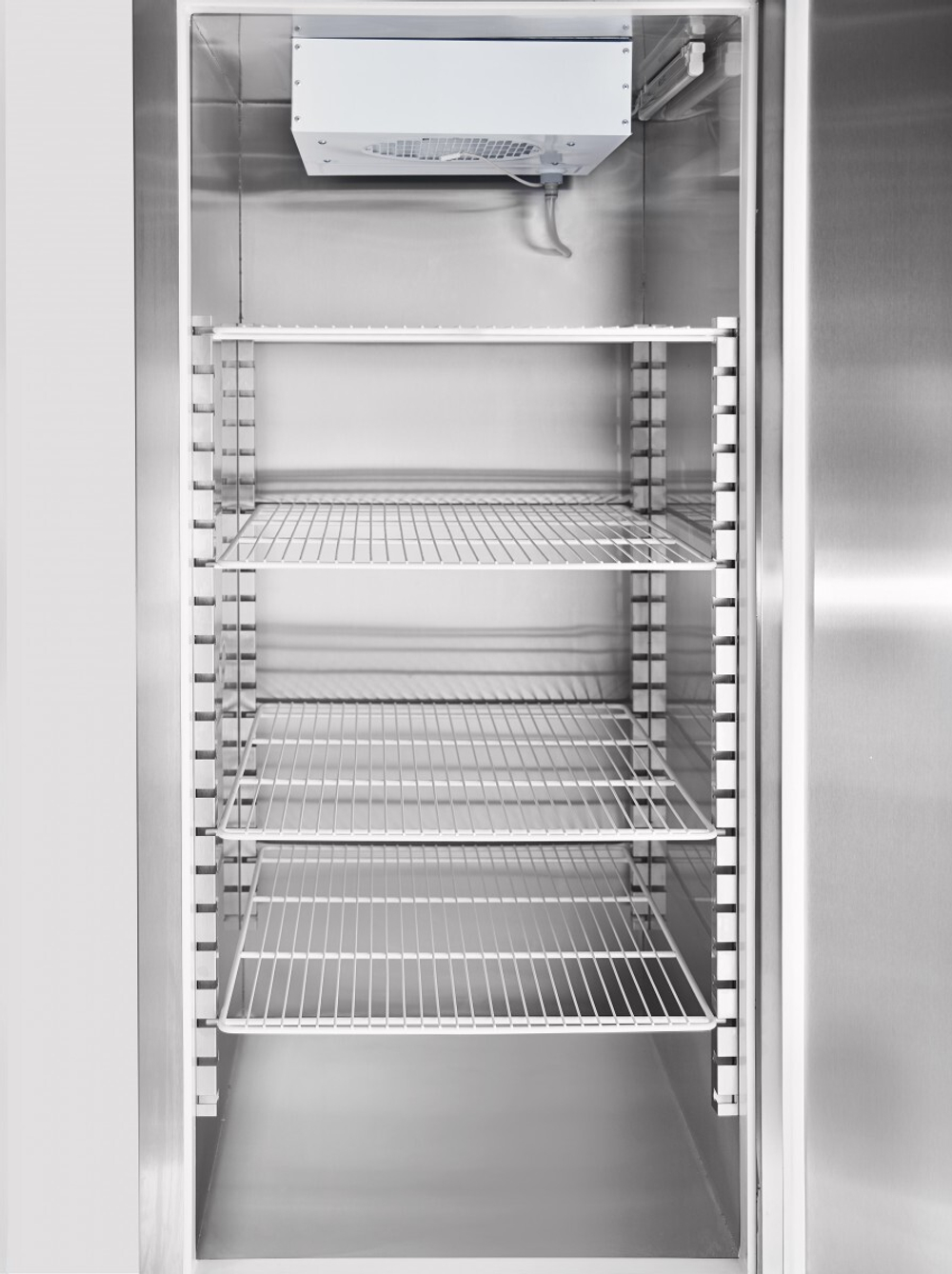 Шкаф холодильный среднетемпературный ШХс-0,7-03 нерж. (нижний агрегат)