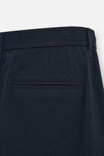 Шорты regular fit из рельефной ткани
