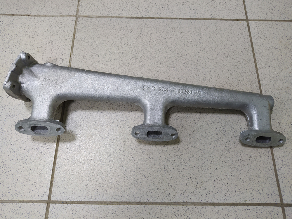 Труба водяная левая 238-1003291-В