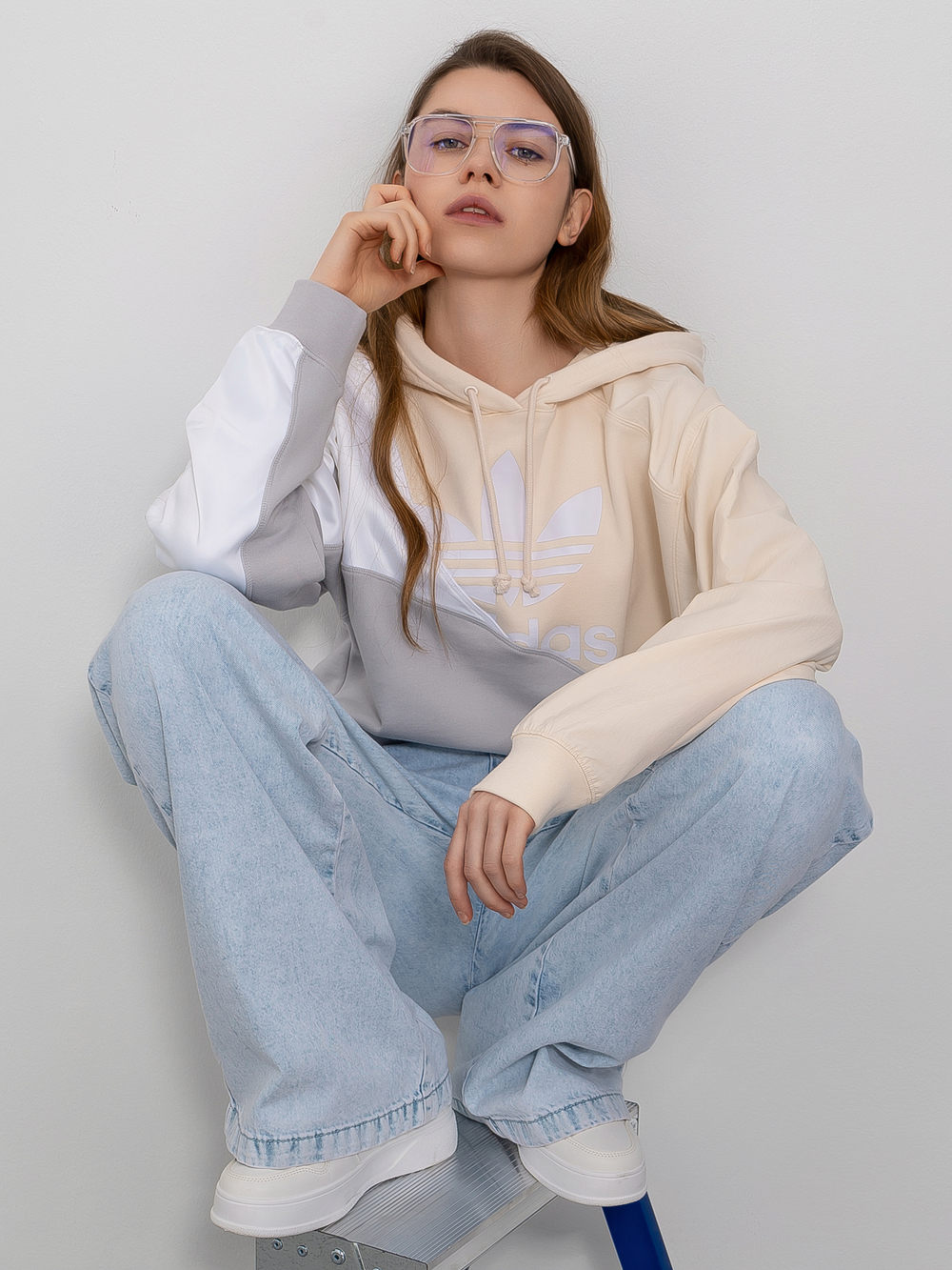 Толстовка Adidas Adicolor Hoodie HC7037