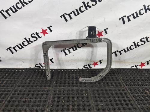 Кронштейн крыла переднего левый 2017г.