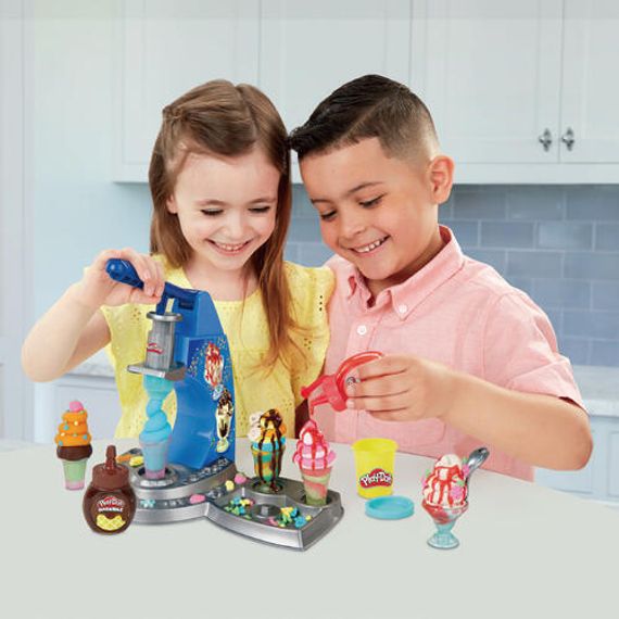 Play-Doh Магазин разноцветного мороженого