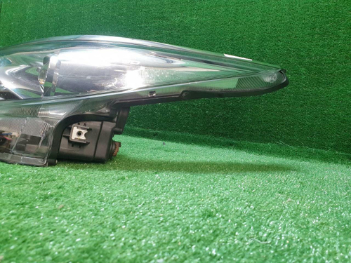 Фара левая Toyota Fortuner II (2015-2020) LED