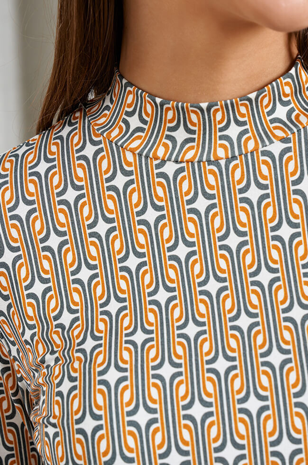 22910 Джемпер женский (серо-оранжевый принт)