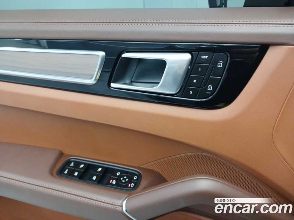 Porsche Cayenne (PO536) 3.0 Platinum Editions (03.2023)