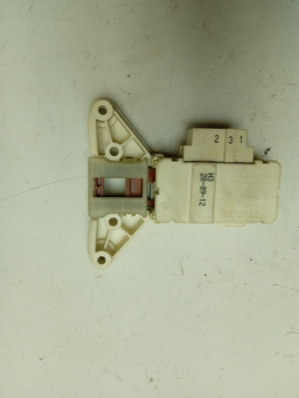 EWS1256EGU кт7 Блокировка люка стиральной машины Electrolux 1552374017 б/у