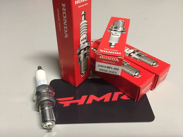 Honda Свеча зажигания IMR9E-9HES CBR 1000 VFR 1200 F FD 31912-MFL-003 аналог 31912-MFL-000 7556