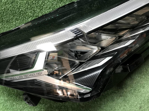 Битая Фара правая Geely Coolray (2023-н.в.) LED