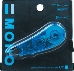 Компактный штрих-корректор Tombow Mono СС с лентой, шириной 5 мм. Модель: CT-CC5С40. Цвет корпуса: прозрачно-синий. Длина ленты: 6 метров.