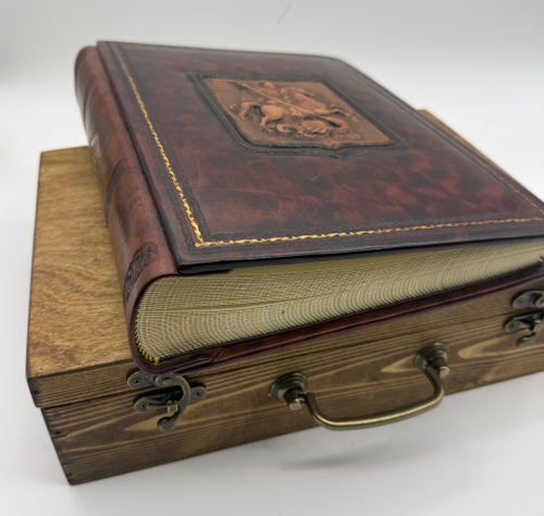 Фотоальбом из натуральной кожи "Elite Moskva" 23 см на 30 см