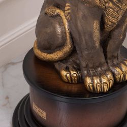 Подставка Лев Лион Орех