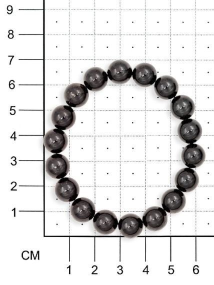 Браслет из камней турмалина шерл фотография, на размерной сетке