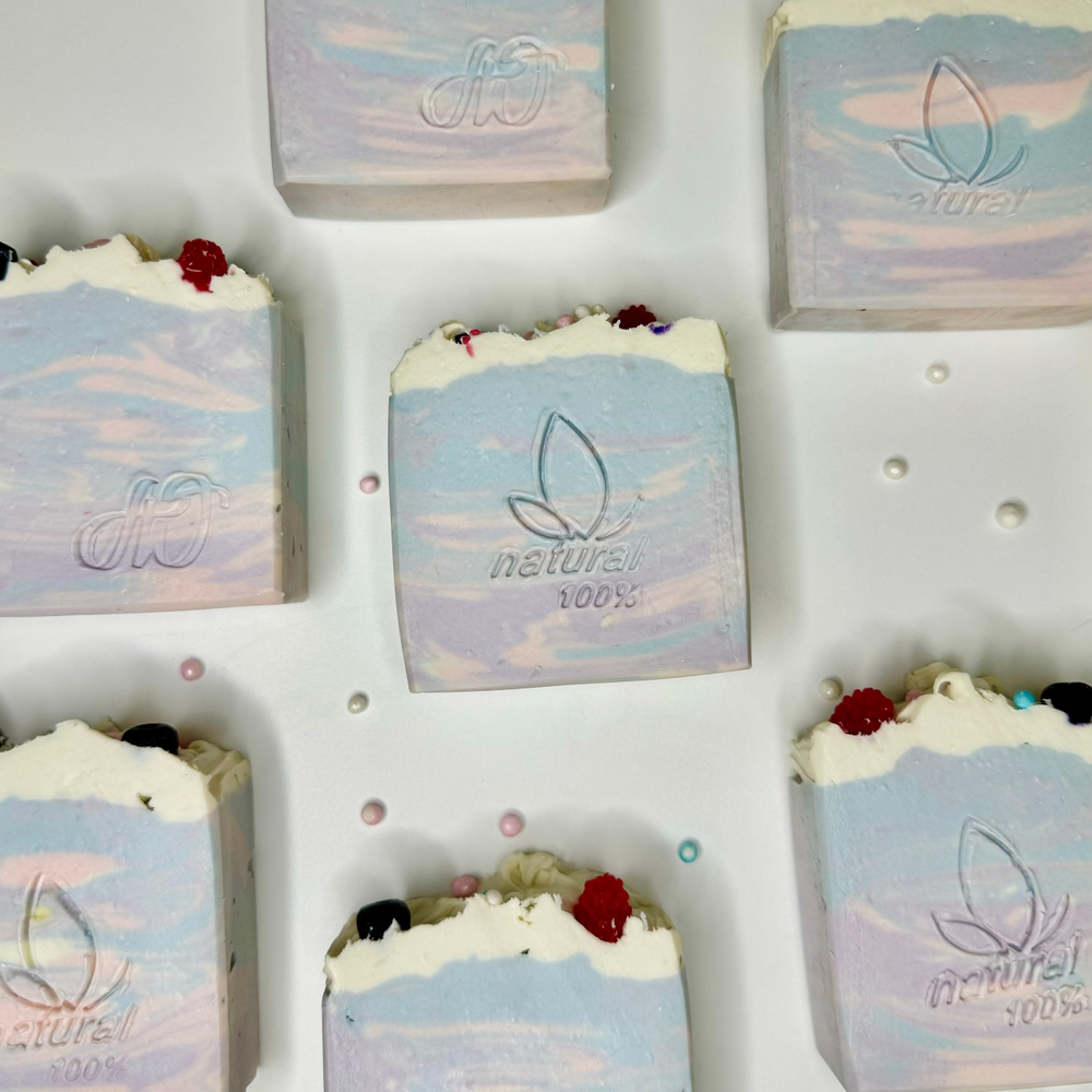 Мыло ручной работы «Ягодный десерт»