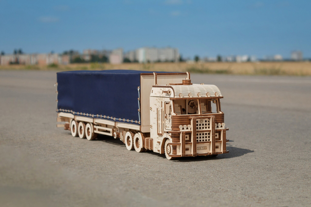 Грузовик Тягач Король дорог от EWA - Деревянный конструктор, сборная механическая модель, 3D пазл