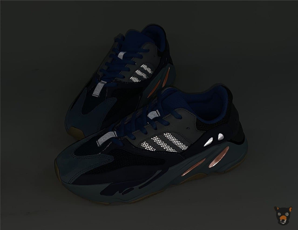 Кроссовки Yeezy Boost 700 "Carbon Blue"