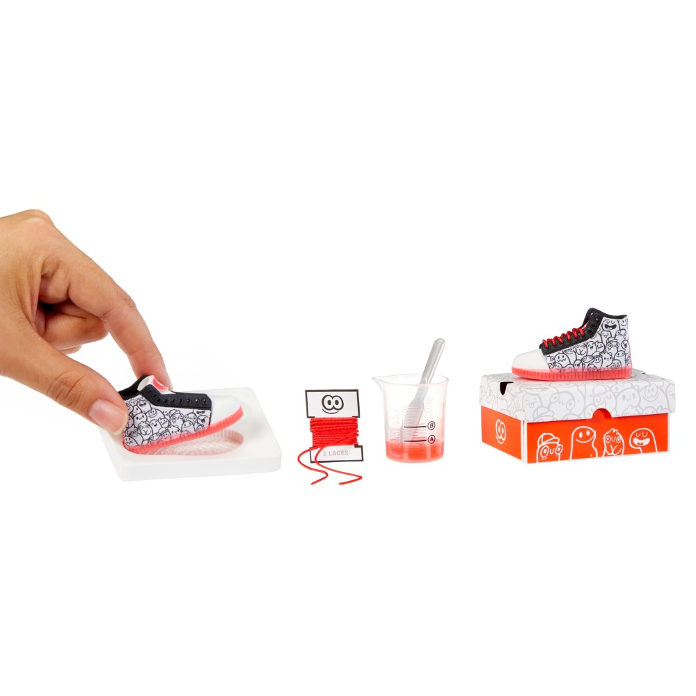 MGA's Miniverse - Мини кроссовки MAKE IT MINI SNEAKERS Kula niespodzianka 546955