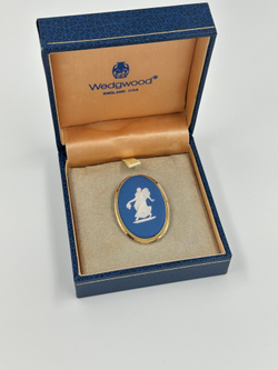 Брошь Wedgwood синяя